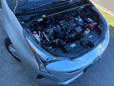 2018 Toyota Prius - Thumbnail