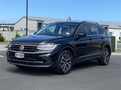 2021 Volkswagen Tiguan - Thumbnail