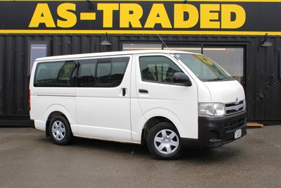 2011 Toyota Hiace - Thumbnail