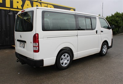 2011 Toyota Hiace - Thumbnail