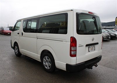 2011 Toyota Hiace - Thumbnail