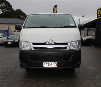 2011 Toyota Hiace - Thumbnail