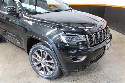 2016 Jeep Grand Cherokee - Thumbnail