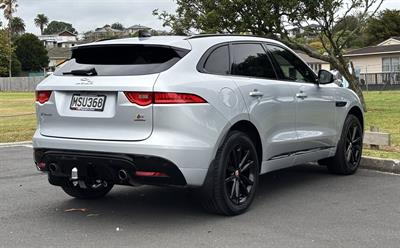 2020 Jaguar F-Pace - Thumbnail