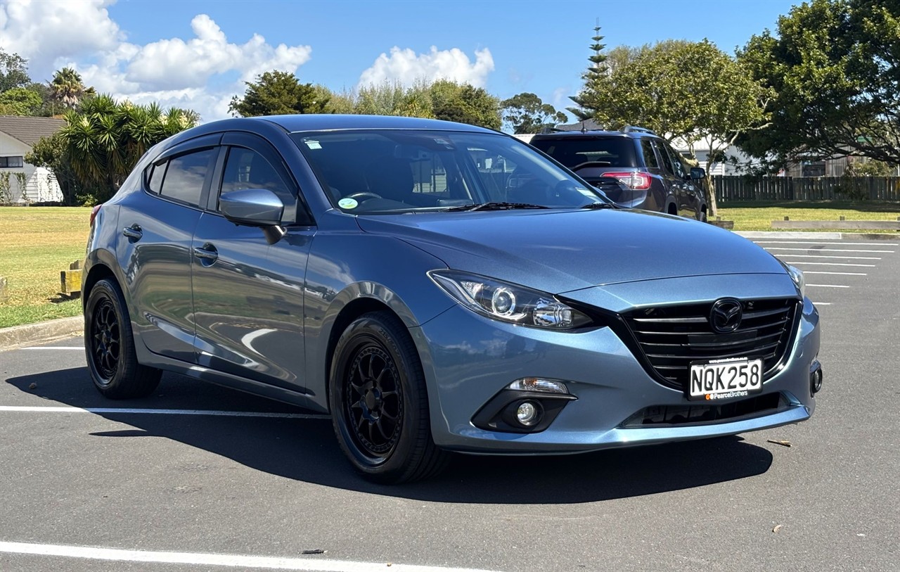 2015 Mazda Axela