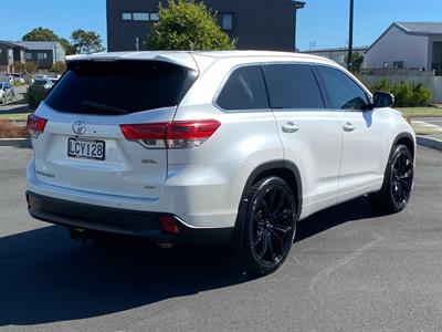 2018 Toyota Highlander - Thumbnail