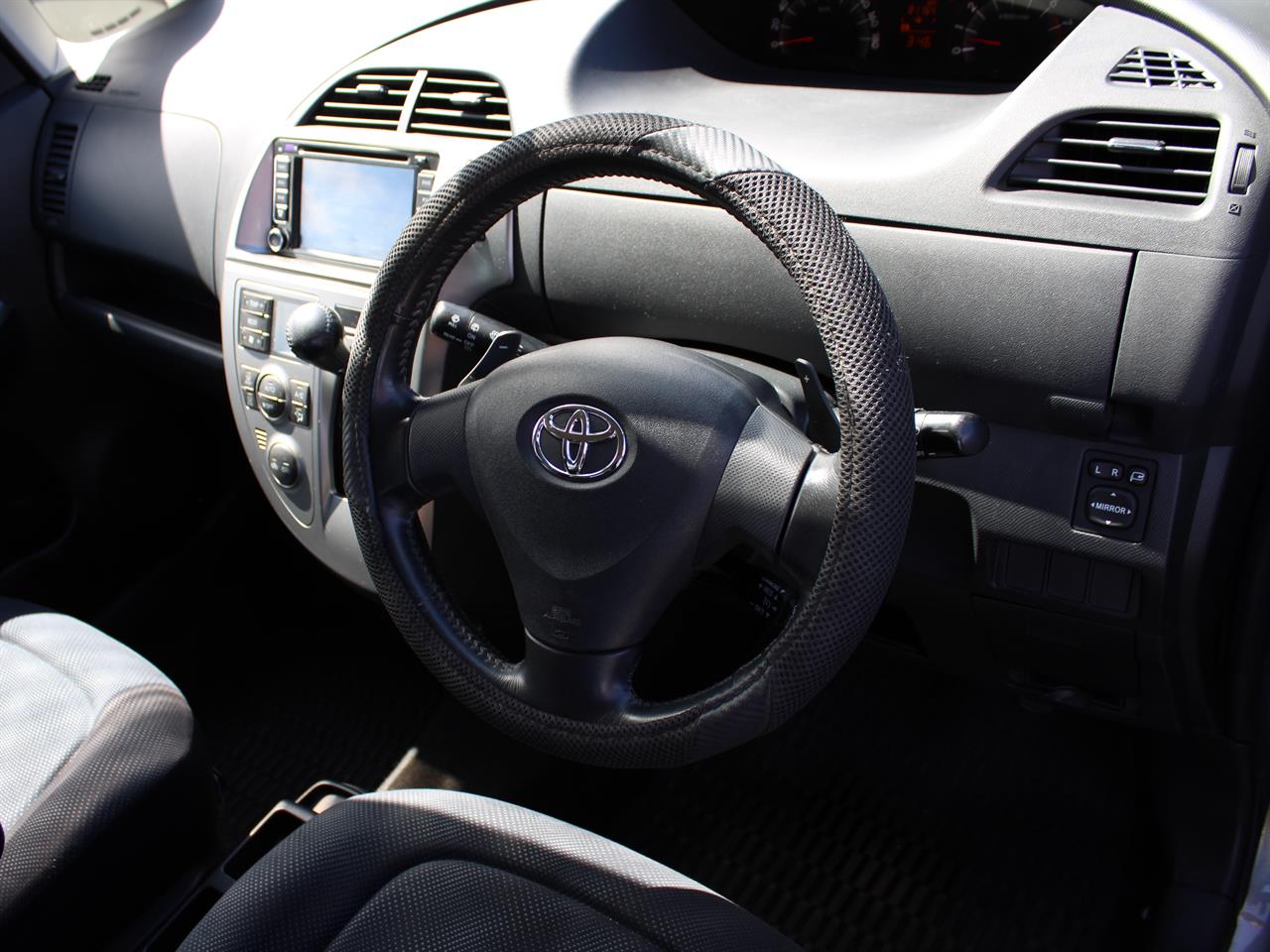 2006 Toyota Ractis