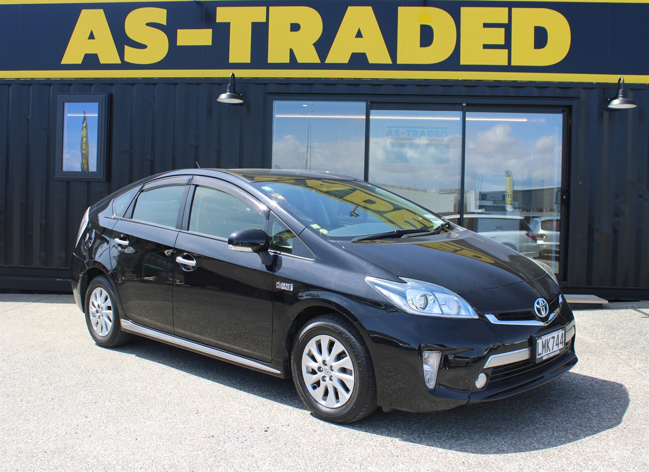 2014 Toyota PRIUS