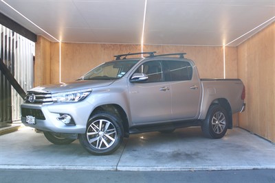 2016 Toyota Hilux - Thumbnail