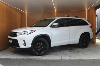 2017 Toyota HIGHLANDER - Thumbnail