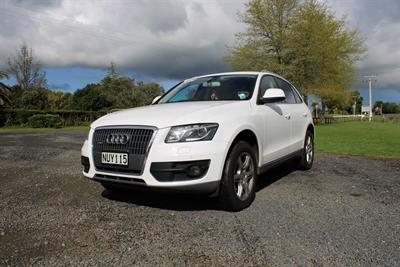 2010 Audi Q5 - Thumbnail