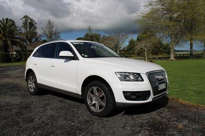 2010 Audi Q5 - Thumbnail