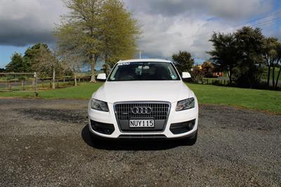 2010 Audi Q5 - Thumbnail