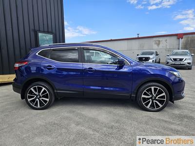 2015 Nissan QASHQAI - Thumbnail