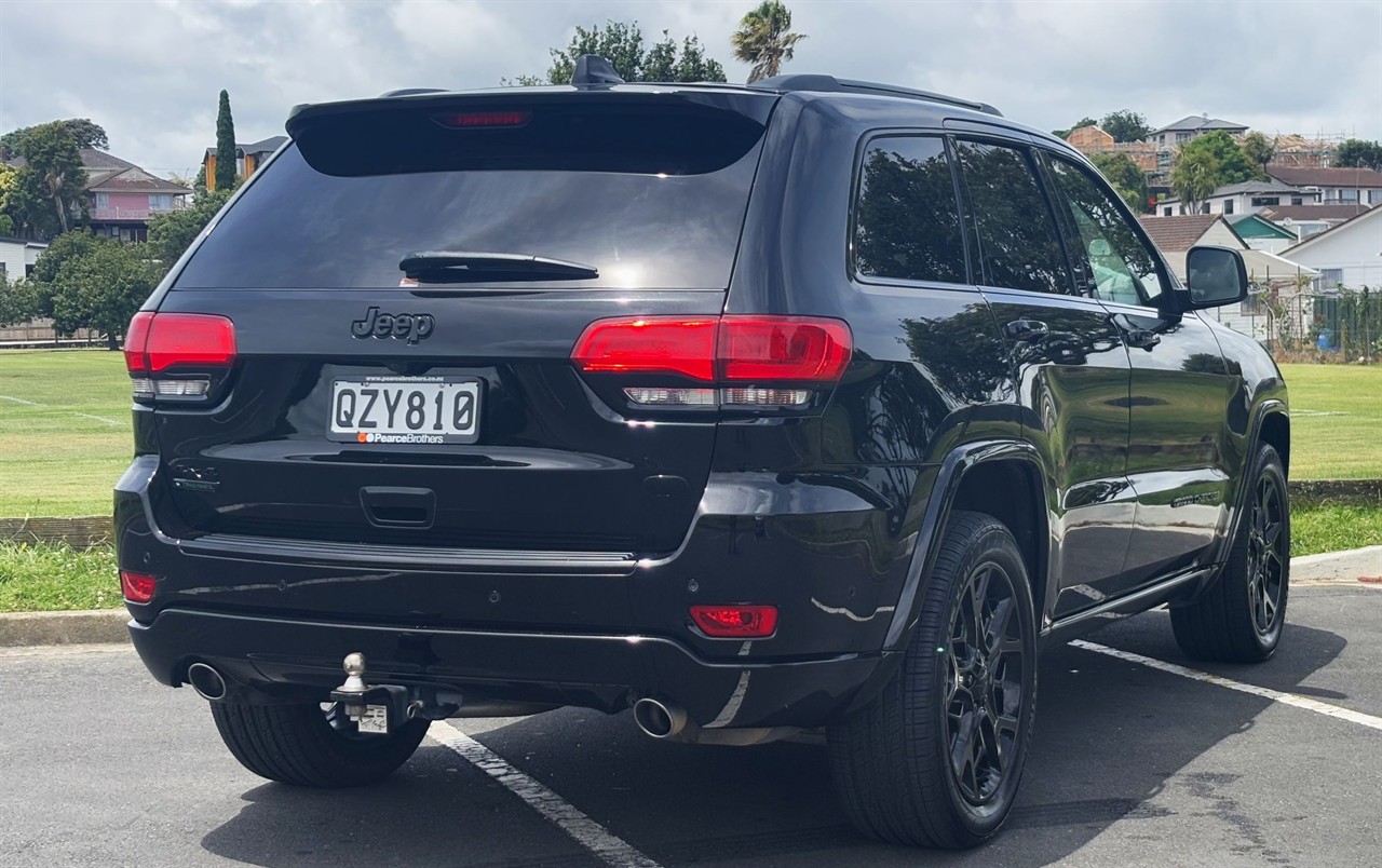 2020 Jeep GRAND CHEROKEE