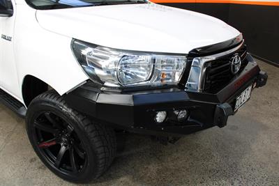 2019 Toyota Hilux - Thumbnail