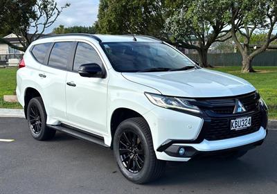 2016 Mitsubishi Pajero Sport - Thumbnail