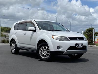 2010 Mitsubishi Outlander - Thumbnail