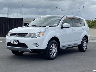 2010 Mitsubishi Outlander - Thumbnail