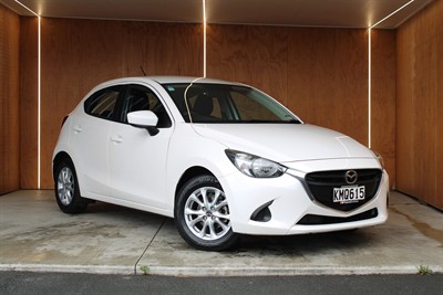 2017 Mazda Mazda2 - Thumbnail