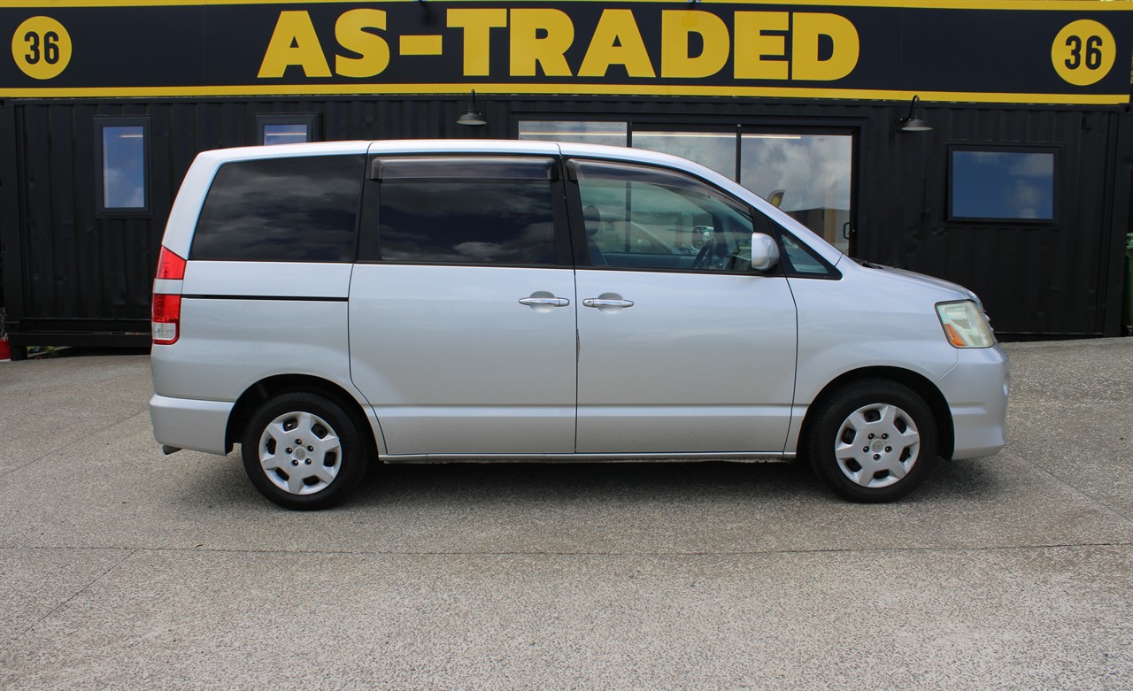 2007 Toyota Noah