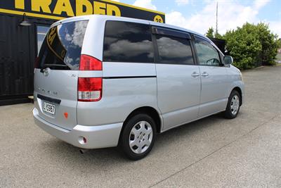 2007 Toyota Noah - Thumbnail