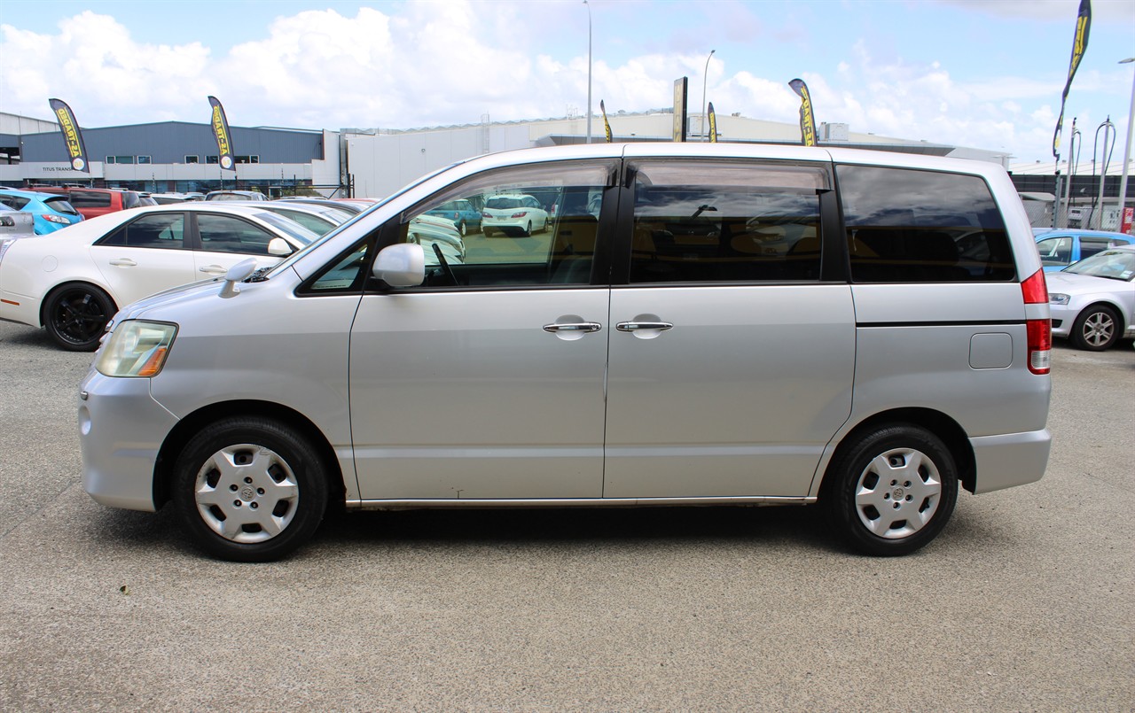 2007 Toyota Noah