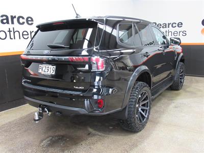 2022 Ford Everest - Thumbnail