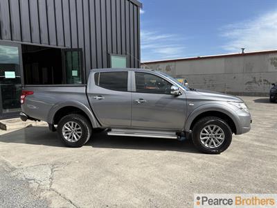 2015 Mitsubishi Triton - Thumbnail