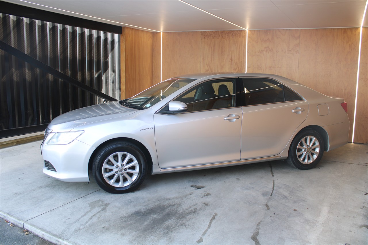 2014 Toyota AURION