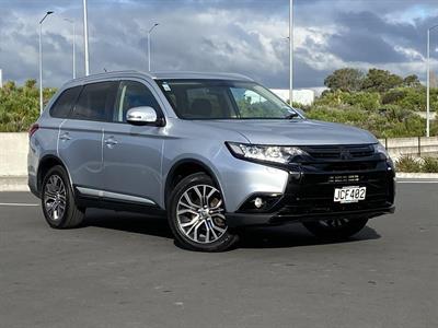 2015 Mitsubishi Outlander - Thumbnail