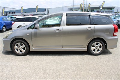 2005 Toyota Wish - Thumbnail