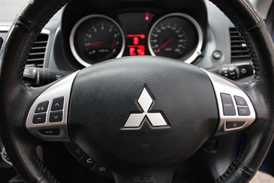 2016 Mitsubishi Lancer - Thumbnail