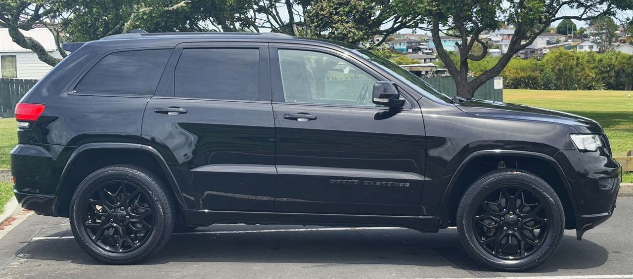 2020 Jeep GRAND CHEROKEE