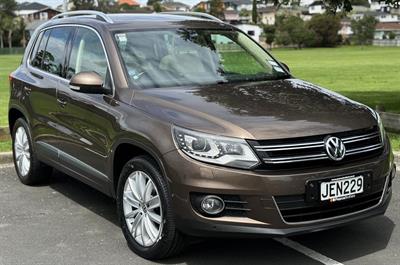 2015 Volkswagen Tiguan - Thumbnail