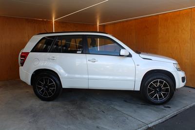 2015 Suzuki Grand Vitara - Thumbnail