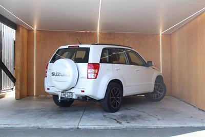 2015 Suzuki Grand Vitara - Thumbnail