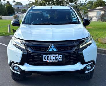 2016 Mitsubishi Pajero Sport - Thumbnail