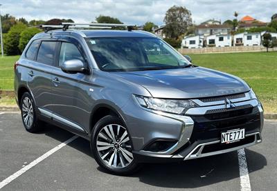 2021 Mitsubishi Outlander - Thumbnail