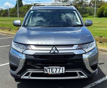 2021 Mitsubishi Outlander - Thumbnail