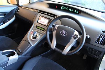 2012 Toyota PRIUS - Thumbnail