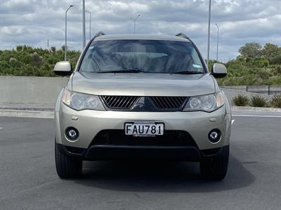 2009 Mitsubishi Outlander - Thumbnail