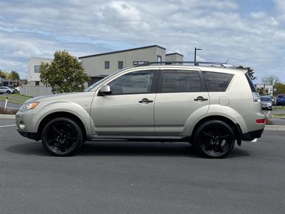 2009 Mitsubishi Outlander - Thumbnail