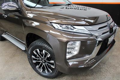 2021 Mitsubishi Pajero Sport - Thumbnail