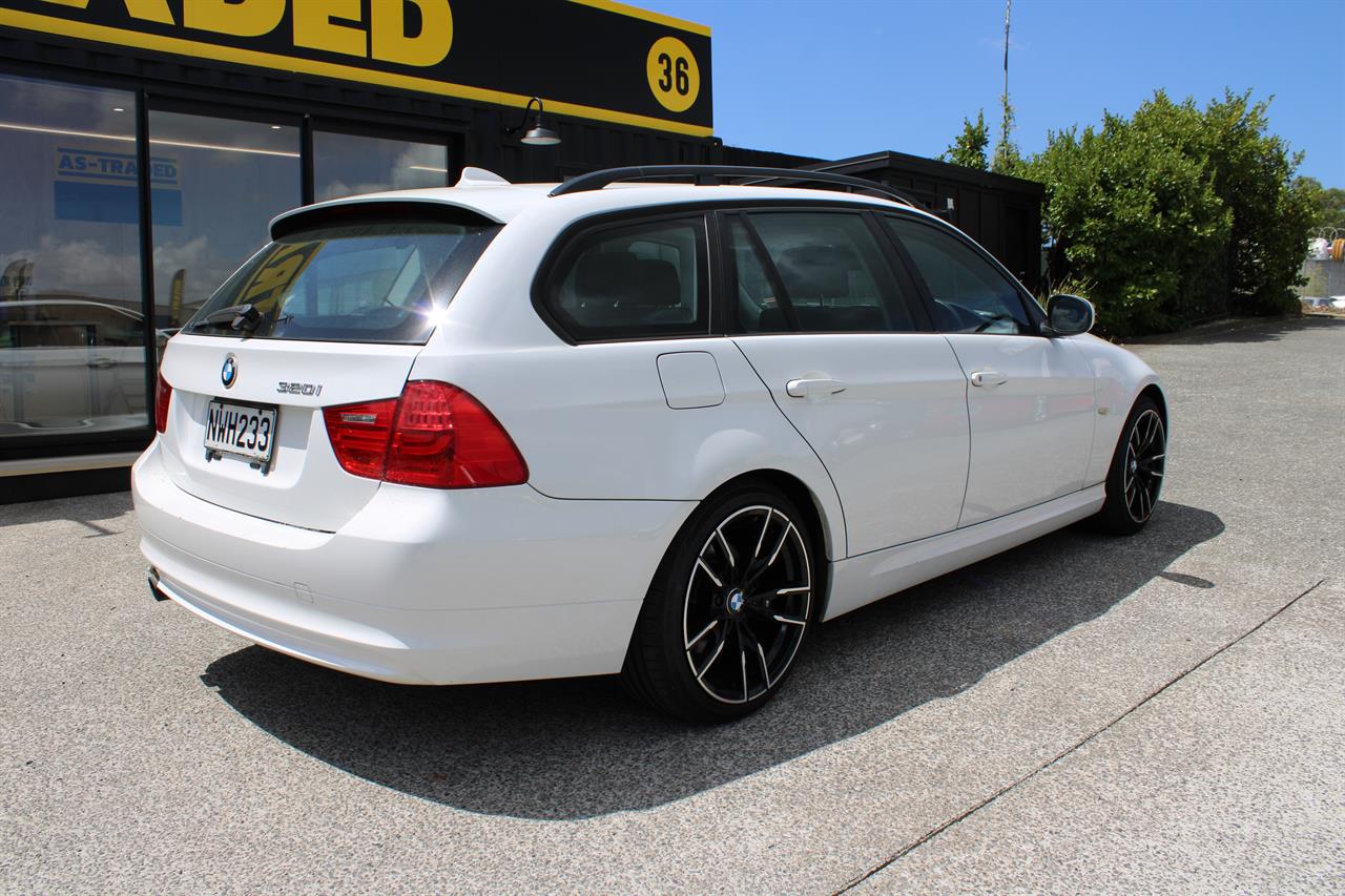 2010 BMW 320I