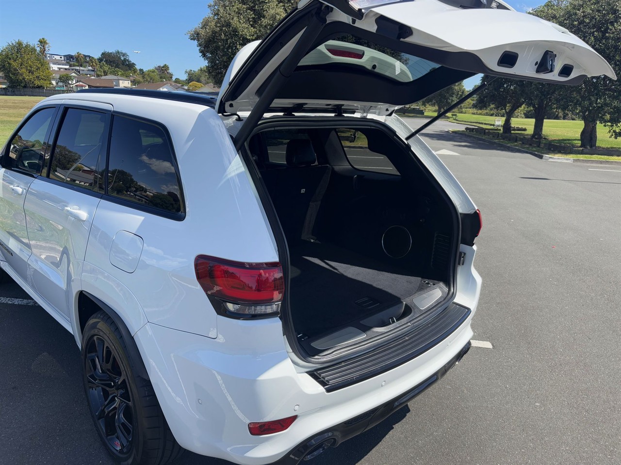 2019 Jeep GRAND CHEROKEE