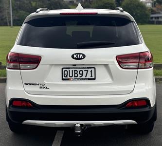 2017 Kia Sorento - Thumbnail