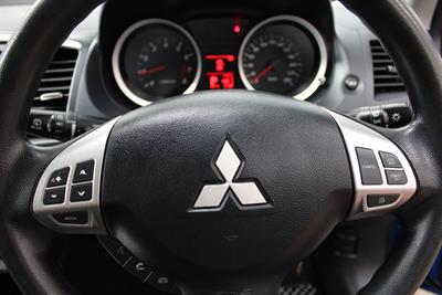 2013 Mitsubishi Lancer - Thumbnail