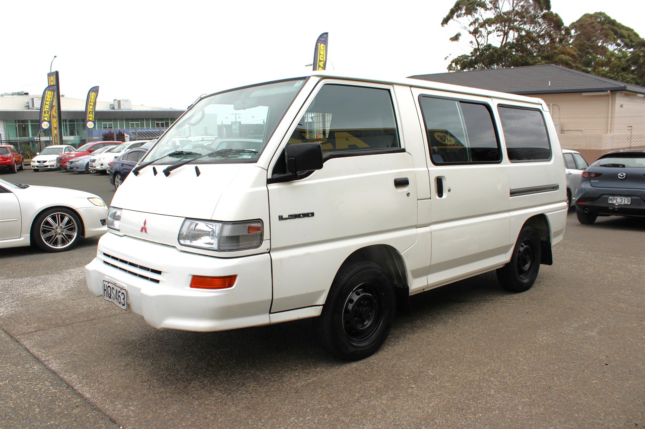 2014 Mitsubishi L300