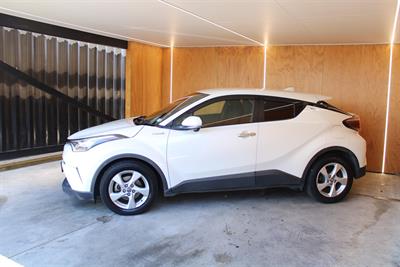 2018 Toyota C-HR - Thumbnail